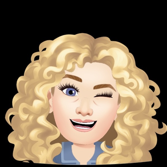 Meet Posher Ambassador, Anna - Picture 1 of 10